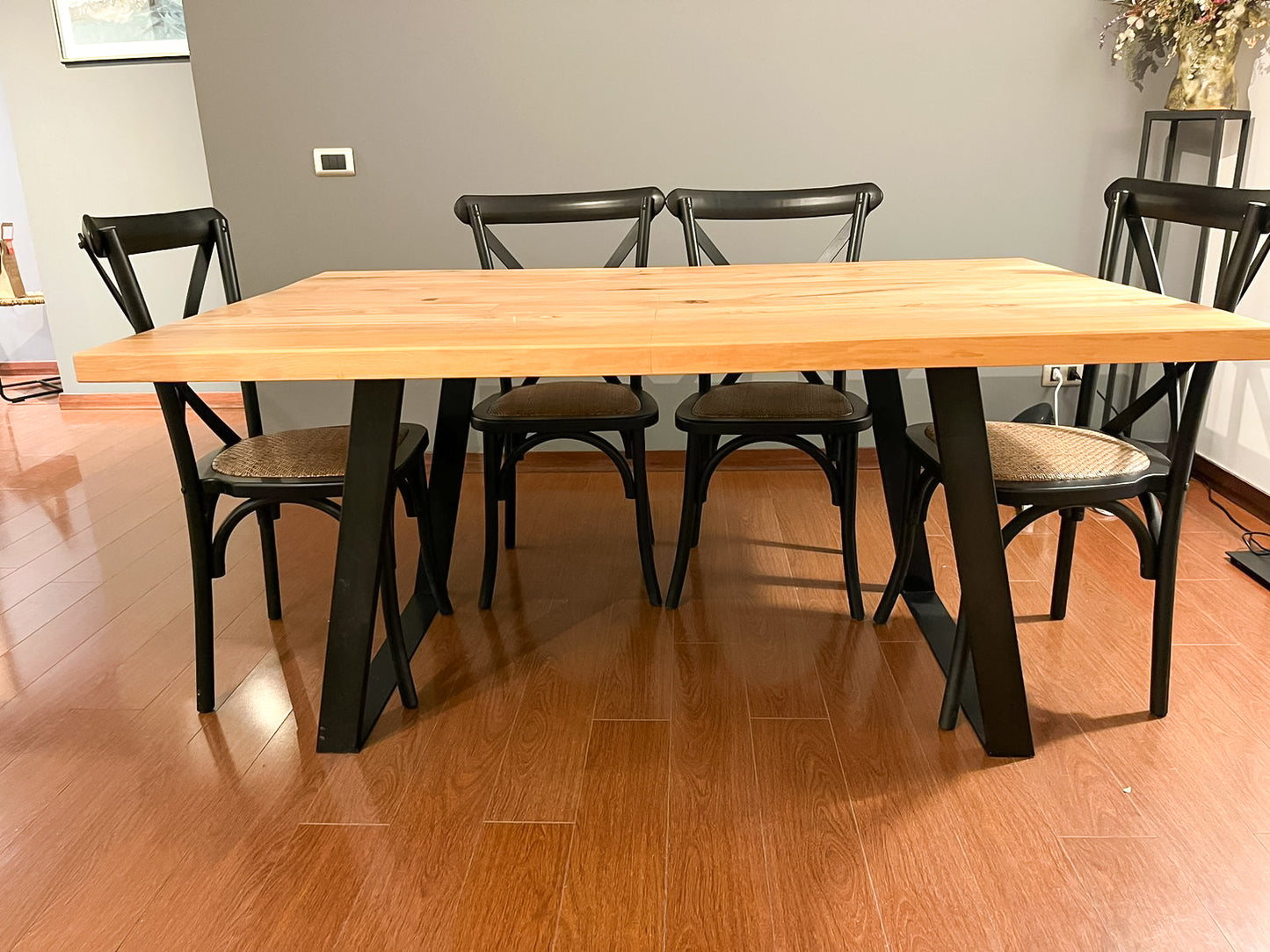 Mesa Comedor Linares Madera y Fierro